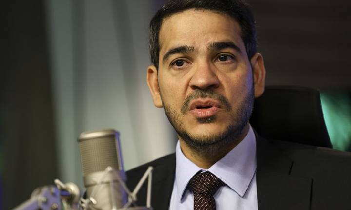 AGU pede que Gilmar reconsidere decisão sobre impeachment de ministros